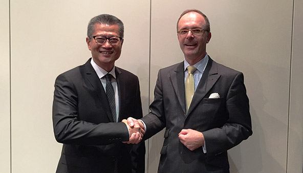 The Financial Secretary, Mr Paul Chan (left) meeting with the State Secretary at the Federal Ministry of Finance of Germany, Dr Thomas Steffen (right)