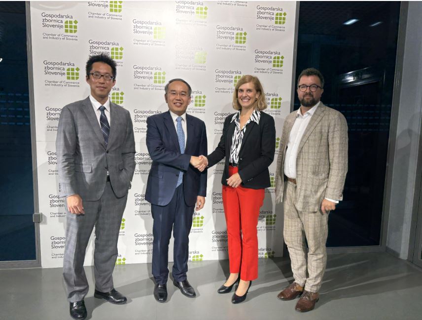 The Secretary for Financial Services and the Treasury, Mr Christopher Hui (second left), at a business event organised by the Chamber of Commerce and Industry of Slovenia (GZS), in Ljubljana, Slovenia, on 23 September 2025 together with the GZS Executive Director, Ms Marjana Majerič (second right), GZS President of Council for Internationalisation, Dr Žiga Vavpotič (first right); and the Director of HKETO Berlin, Mr Indiana Wong (first left).
