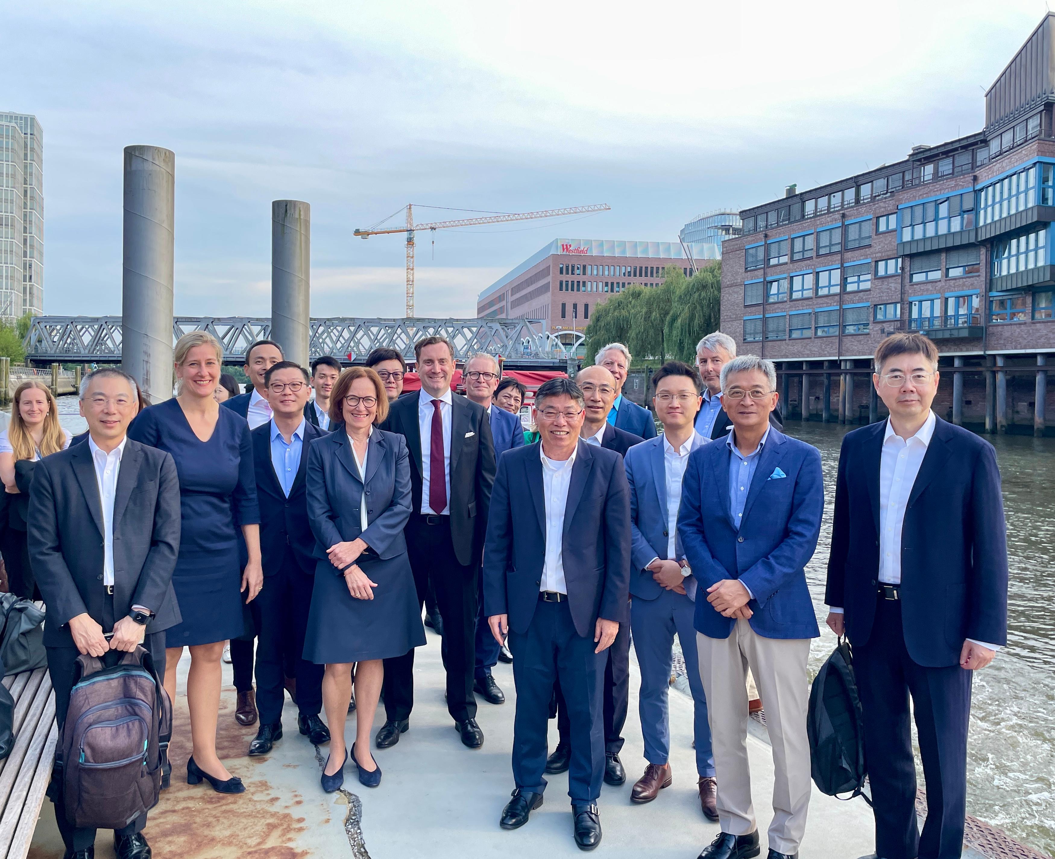 Secretary for Transport and Logistics leads delegation to visit Hamburg