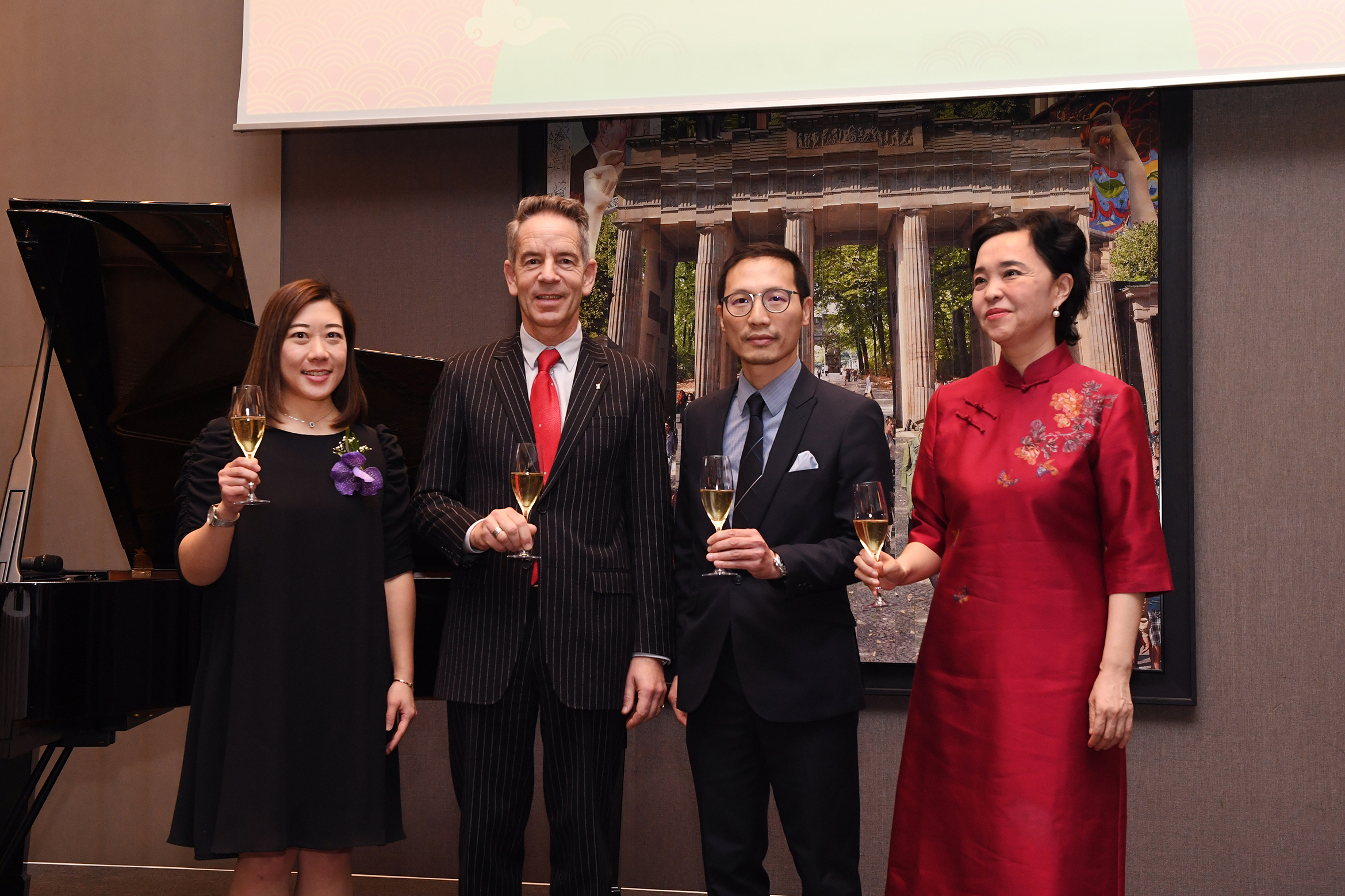 Photo shows from left: Ms Jenny Szeto, Director of HKETO Berlin; Dr Rainer Seider, Head of Division for International Relations at the Senate Chancellery; Mr Silas Chu, Regional Director, Europe, Central Asia & Israel of the Hong Kong Trade Development Council and Ms Ying-ru Zeng, Envoy of the Chinese Embassy in Germany at the toasting ceremony during the Chinese New Year reception held in Berlin, Germany, on February 13 (Berlin time).