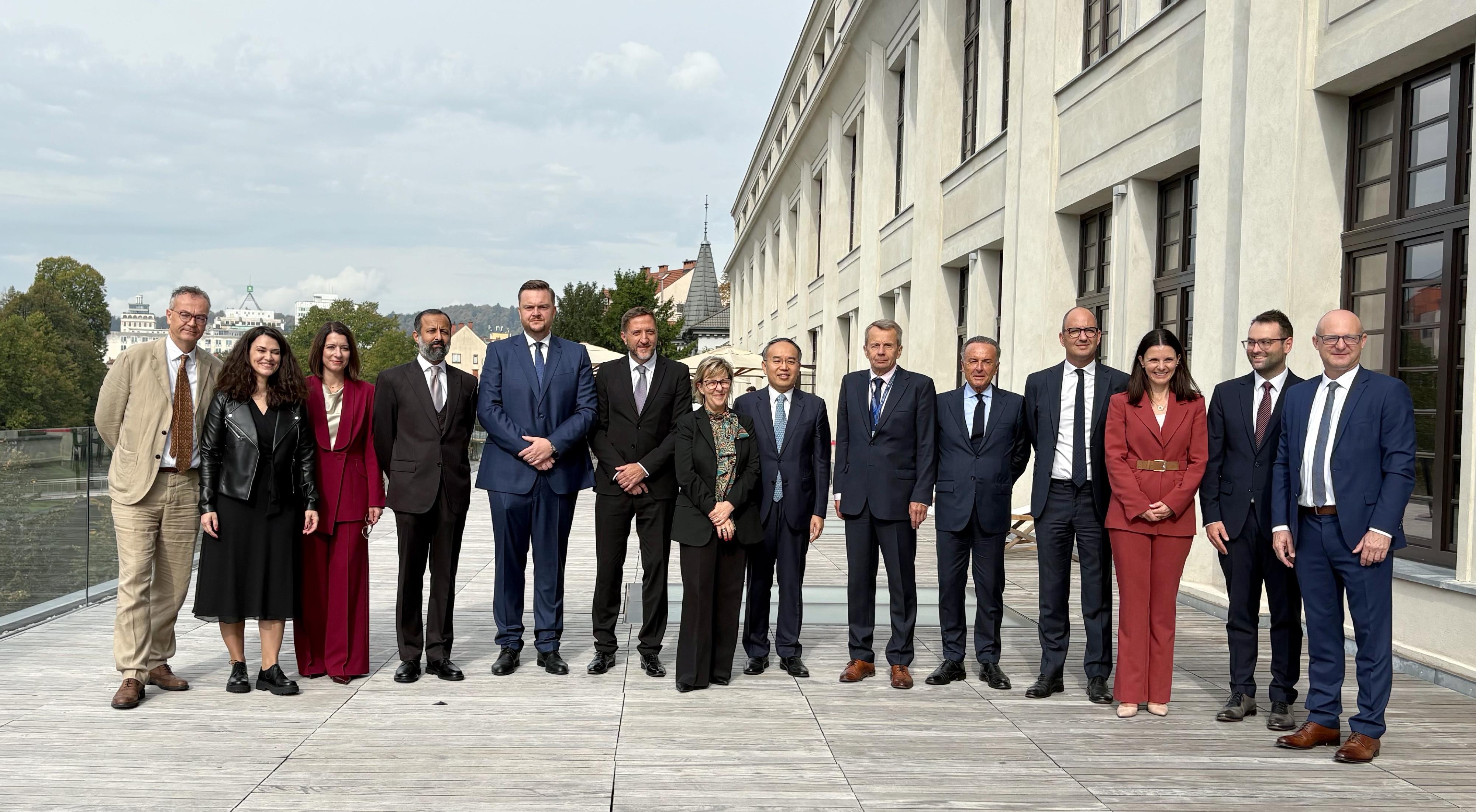 SFST präsentiert auf hochrangiger Konferenz die Stärken Hongkongs