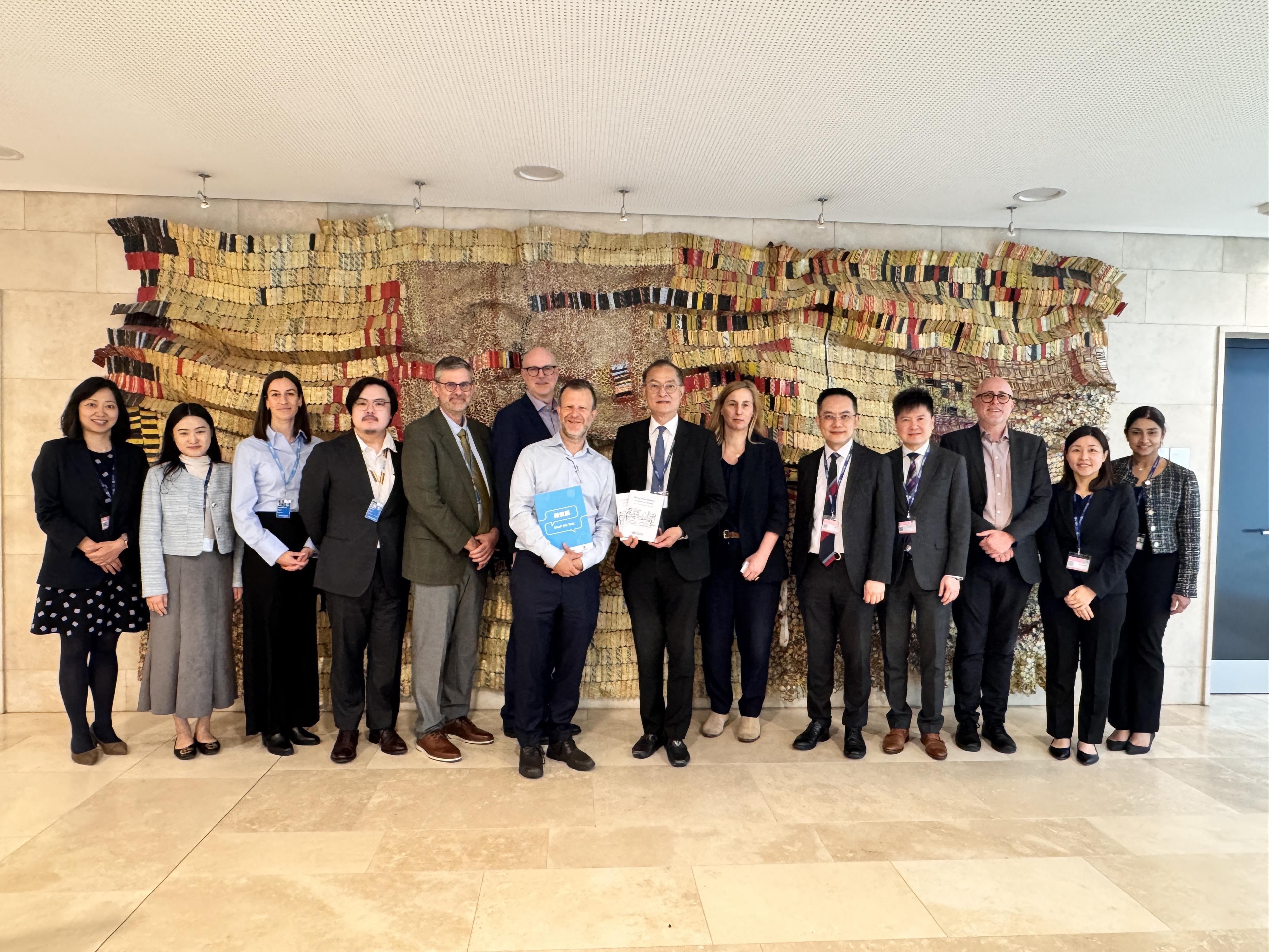 Secretary for Health receives WHO's World No Tobacco Day Award