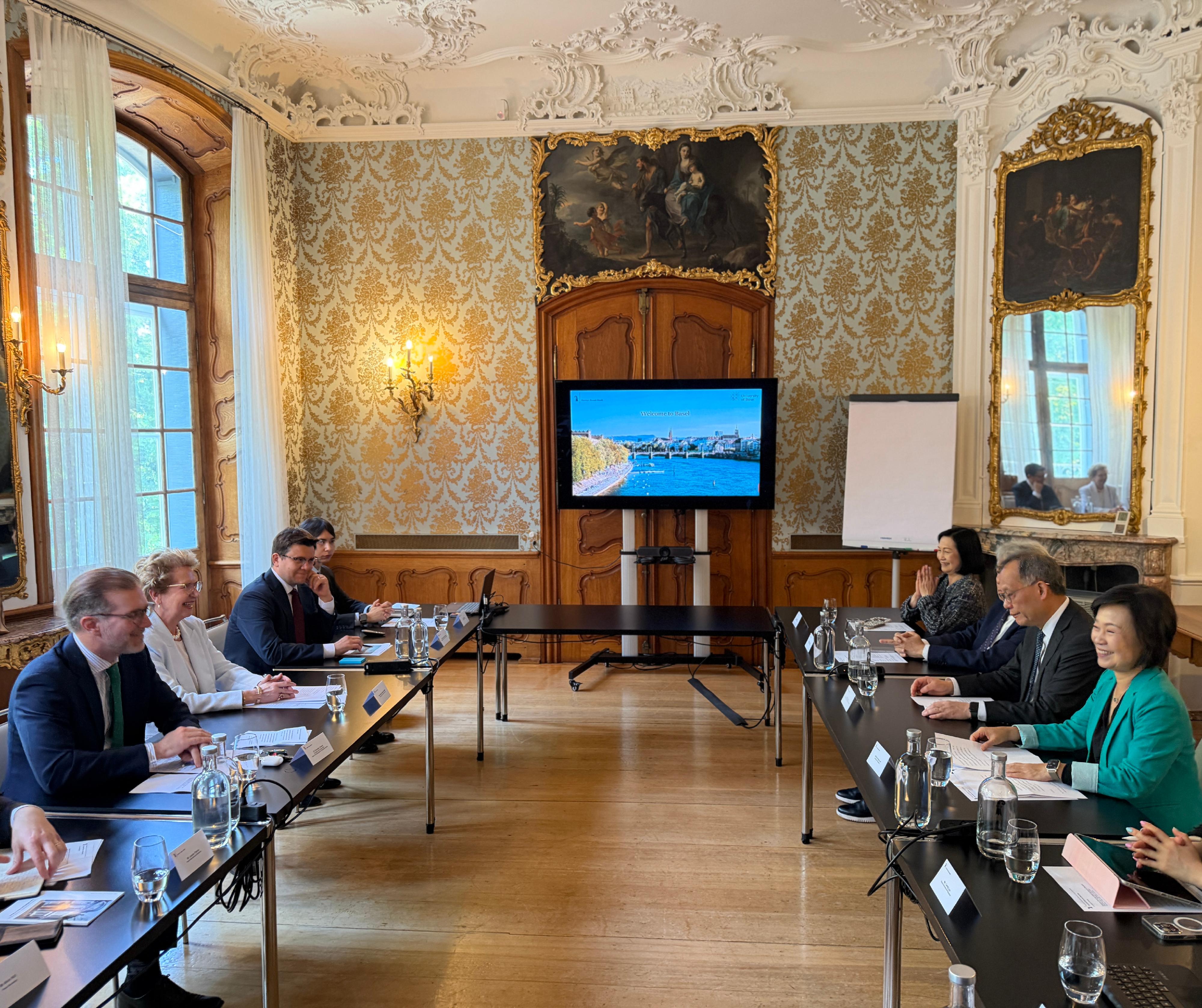 Secretary for Education visits Switzerland